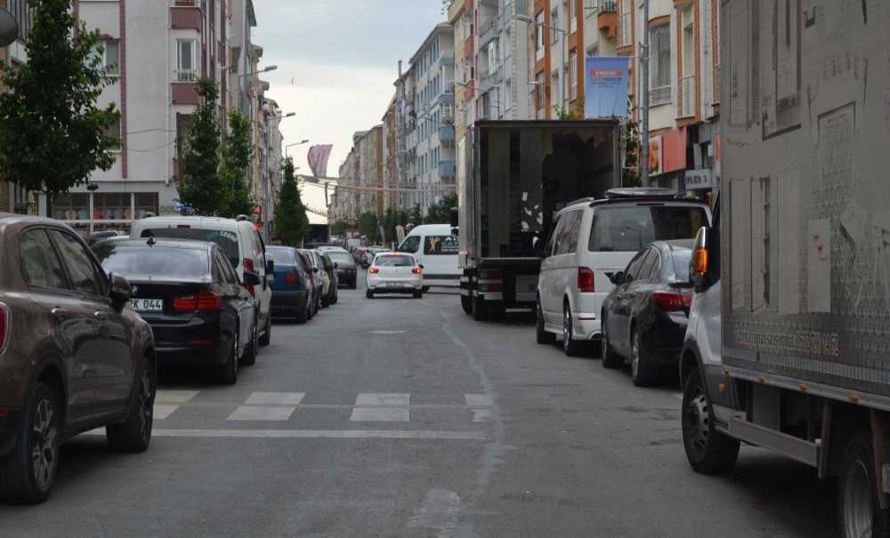 Yunus Emre Caddesi'nde Sorun Devam Ediyor