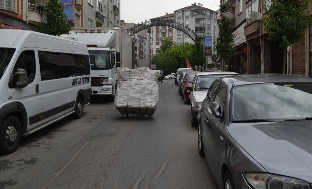Yunus Emre Caddesi'nde Sorun Devam Ediyor