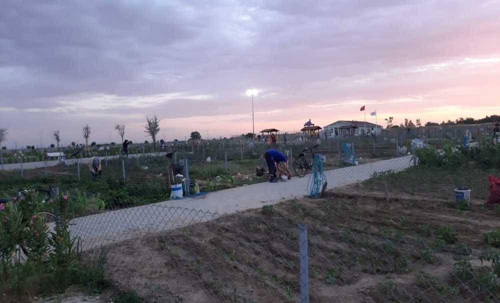 Vatandaşlar Hobi Bahçesi'nde Stres Atıyor