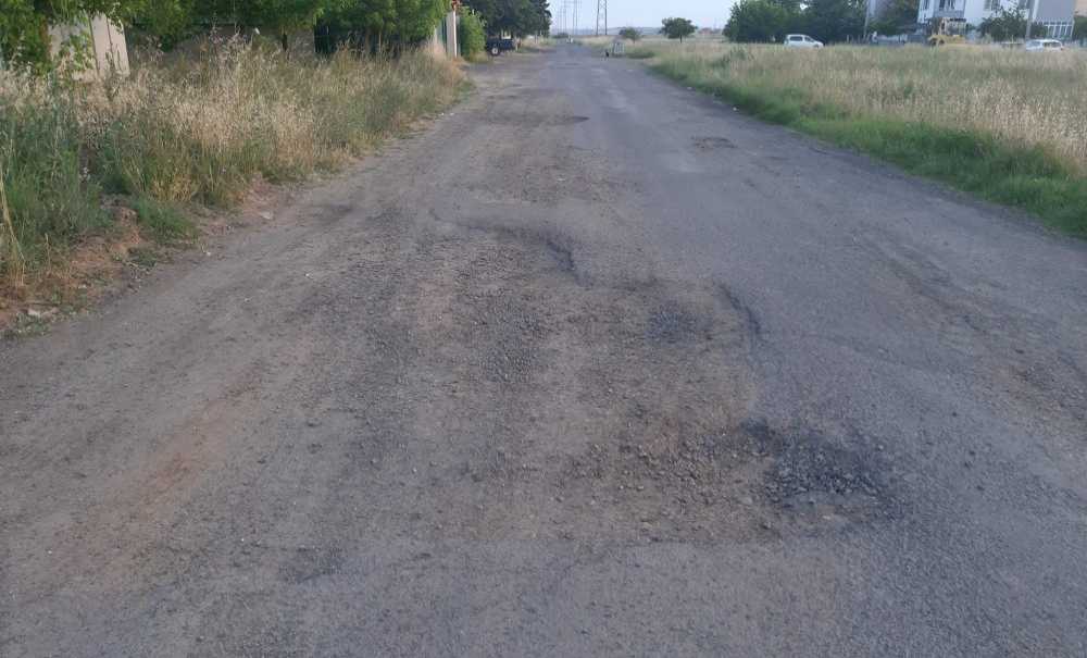 Yollar Delik Deşik!