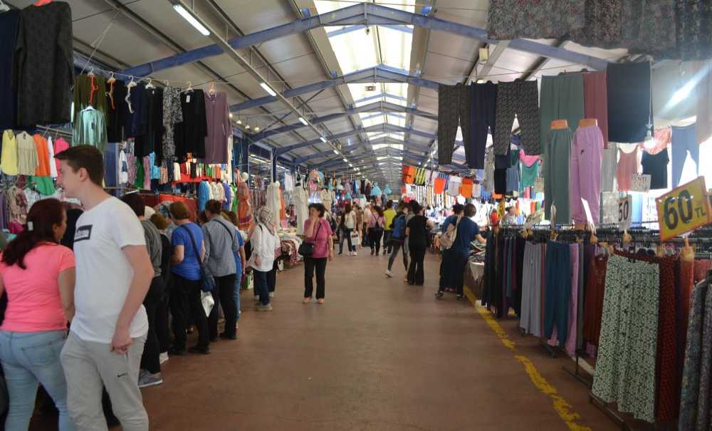 Yazlık Kıyafetlerin Adresi Pazar Oldu