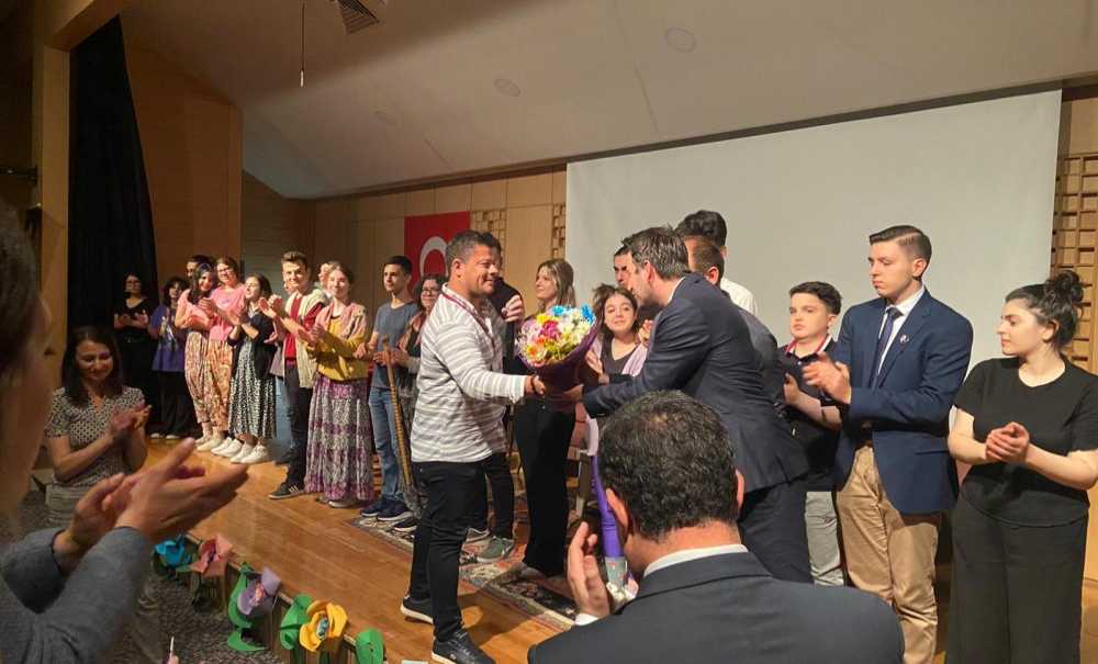 Çorlu Mektebim Koleji Öğrencileri Yaren Bebek İçin Sahne Aldı