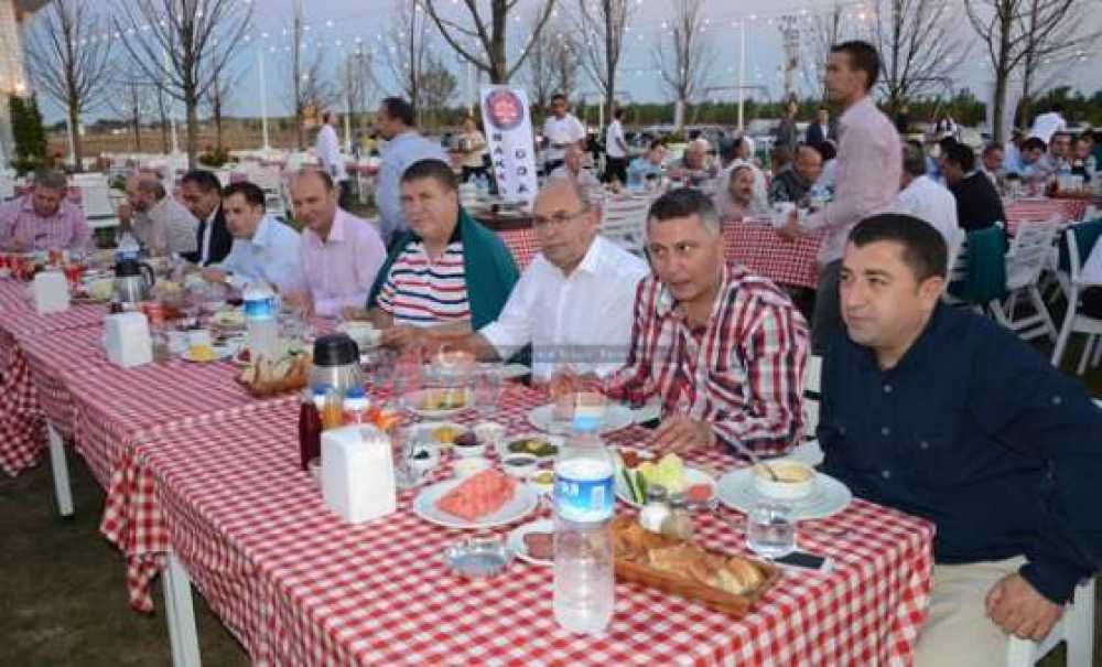 Çorlu Bakkallar Odası`ndan 700 Kişilik İftar