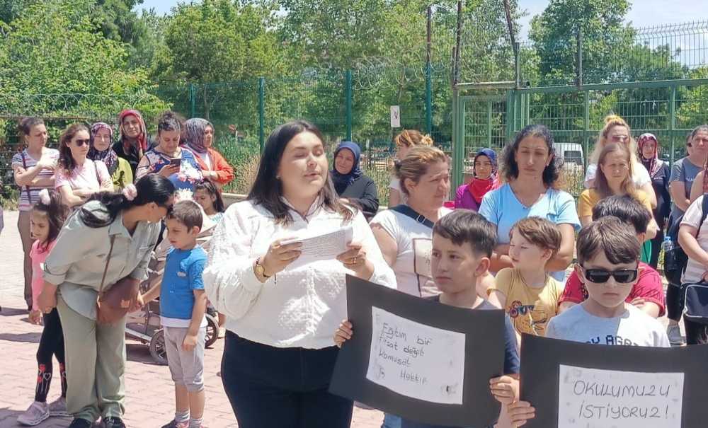 Yıkılan Okullar Yapılmayınca Veliler Feryat Etti
