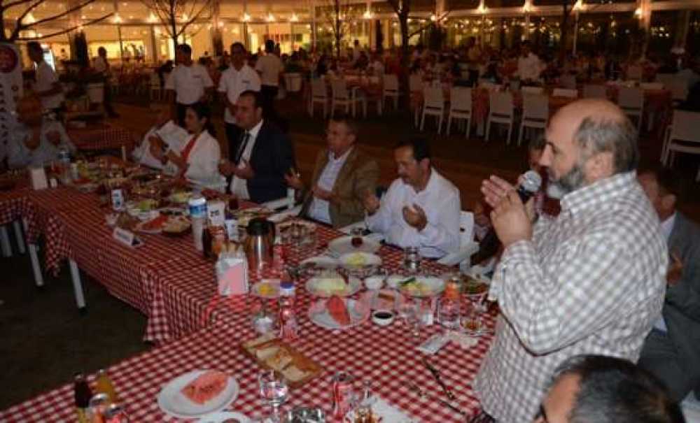 Çorlu Bakkallar Odası`ndan 700 Kişilik İftar