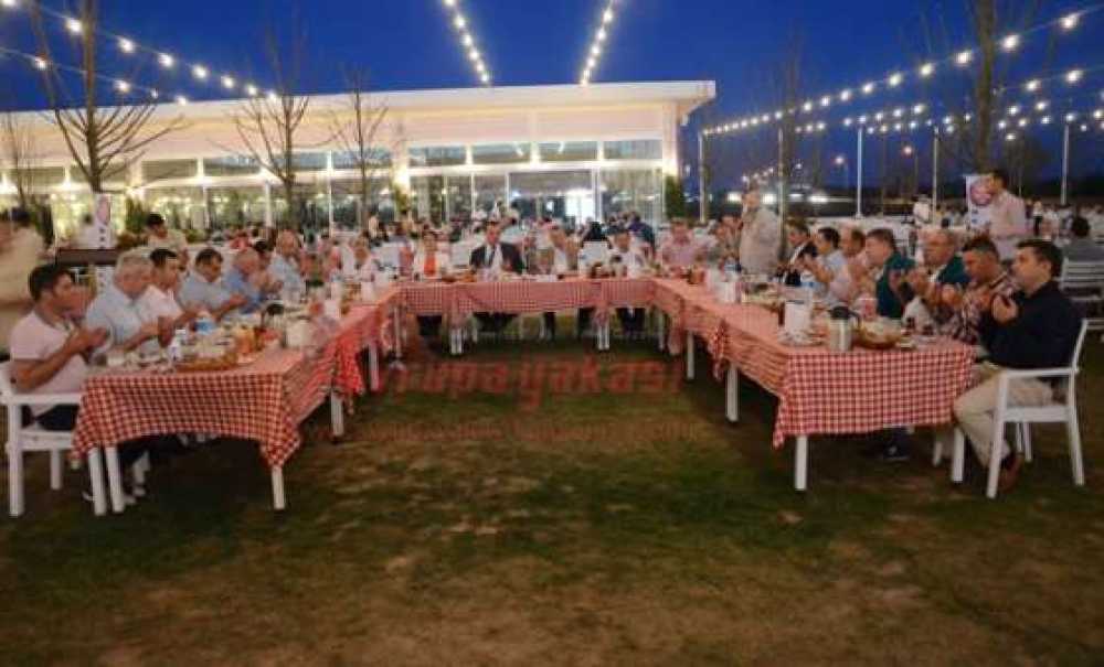 Çorlu Bakkallar Odası`ndan 700 Kişilik İftar