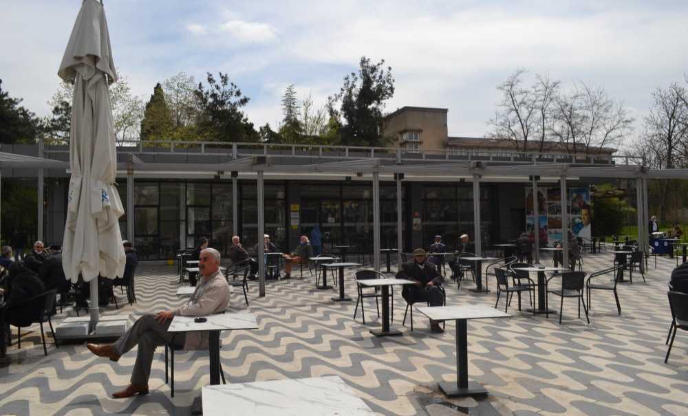 Belediye Kafeleri Normal Mesaiye Başlıyor