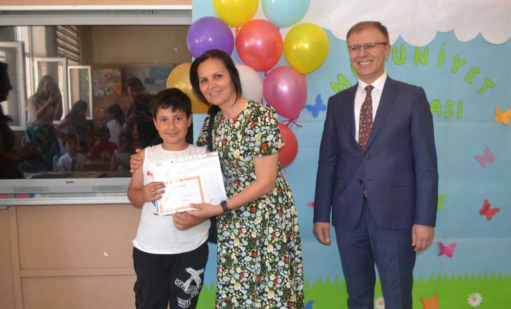 Çorlu'da 55 Bin Öğrenci Karne Heyecanı Yaşadı