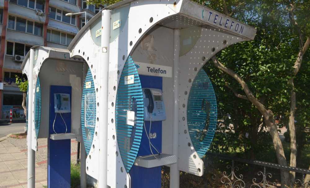 Ankesörlü Telefonlar Pislik İçinde