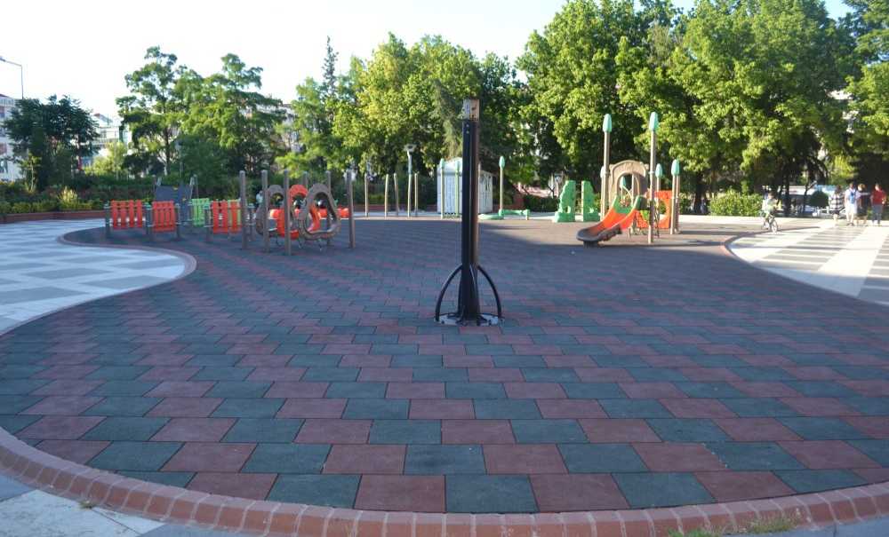 Alt Kısım Yapıldı, Üst Kısmın Da Yapılması Bekleniyor