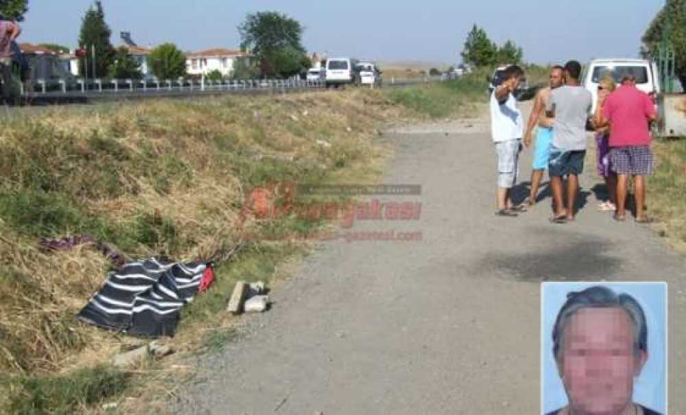 Karşıdan Karşıya Geçmeye Çalışan Yayalara Otomobil Çarptı: 1 Ölü 2 Yaralı