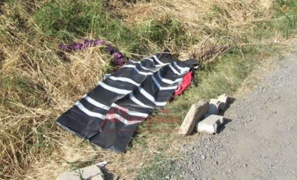 Karşıdan Karşıya Geçmeye Çalışan Yayalara Otomobil Çarptı: 1 Ölü 2 Yaralı