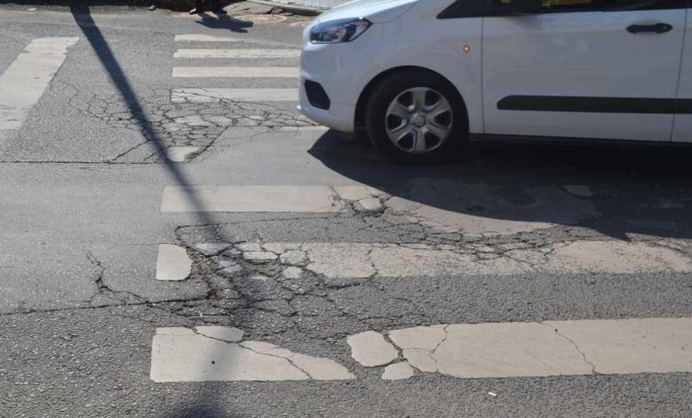 Ana Caddedeki Yolun Durumu Tepki Çekti