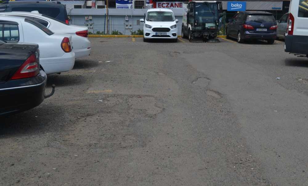 Paralı Otopark Delik Deşik!