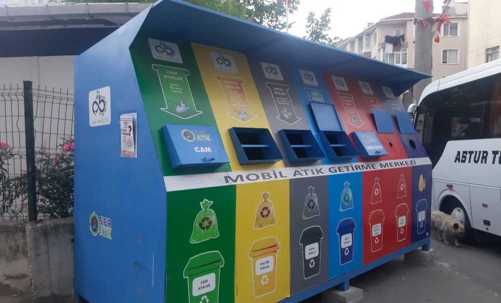 Geri Dönüşüm Kutusunun Demir Kapakları Çalınmış