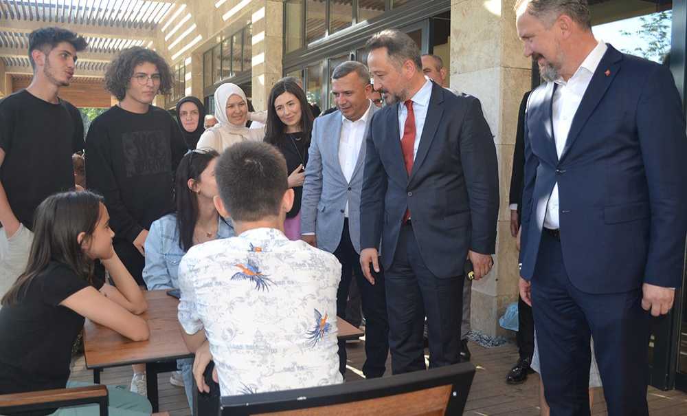 Ak Parti Heyeti Millet Bahçesini İnceledi