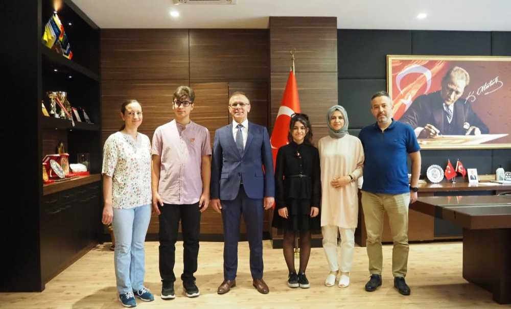 Lgs Türkiye Birincileri Kaymakam Sarılıyı Ziyaret Etti