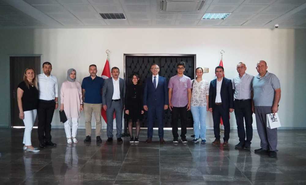 Lgs Türkiye Birincileri Kaymakam Sarılıyı Ziyaret Etti