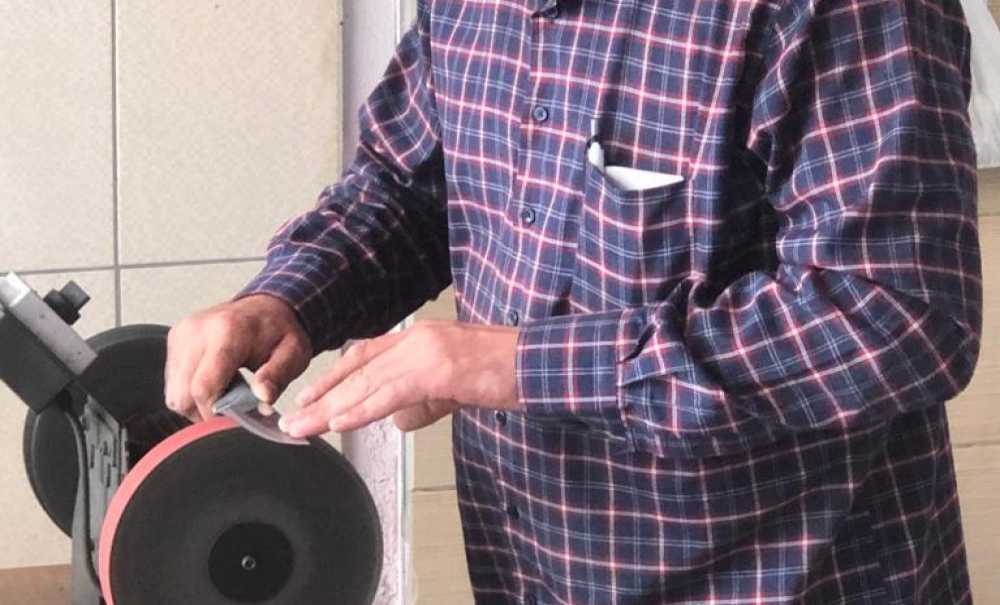 Kurbanlıklar İçin Bıçaklar Bileniyor