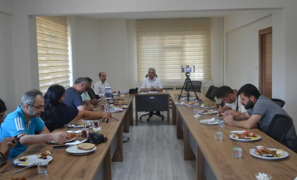 “Kurbanlıklar Sağlıklı Ortamda Ve Dini Kurallara Uygun Kesilmeli”