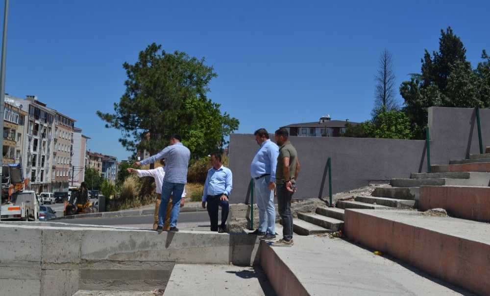 Başkan Sarıkurt Amfi Tiyatrodaki Çalışmaları İnceledi
