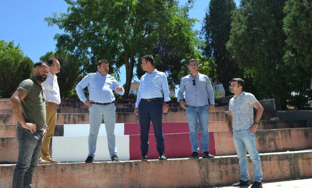 Başkan Sarıkurt Amfi Tiyatrodaki Çalışmaları İnceledi