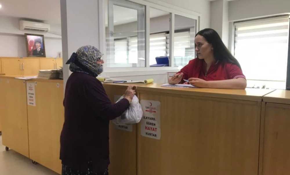Kızılay İhtiyaç Sahiplerini Yalnız Bırakmıyor