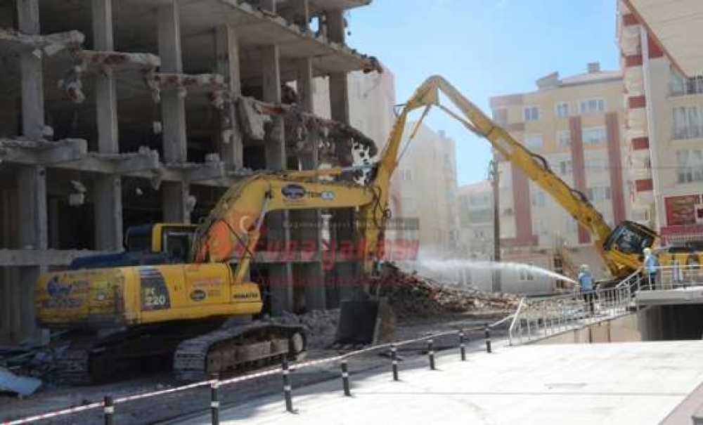 8 Katlı Binaya Yıkım