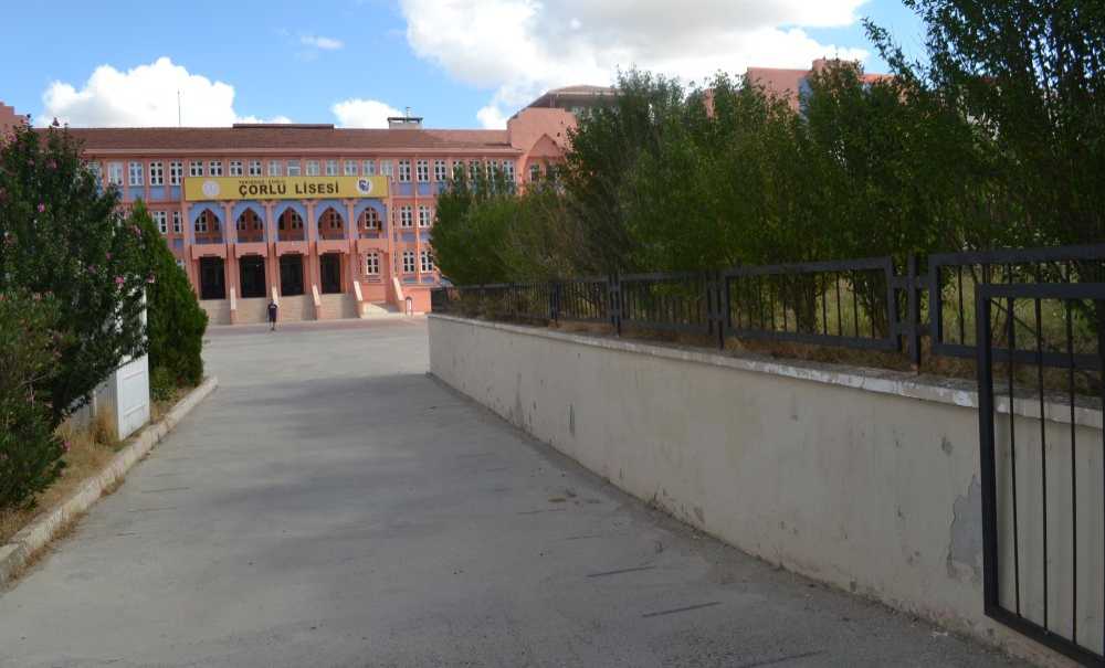 Yaz Döneminde Okullara Bakım Yapılıyor