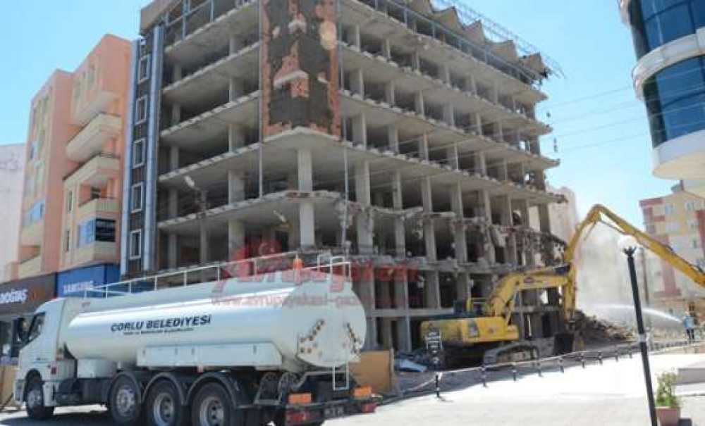 8 Katlı Binaya Yıkım