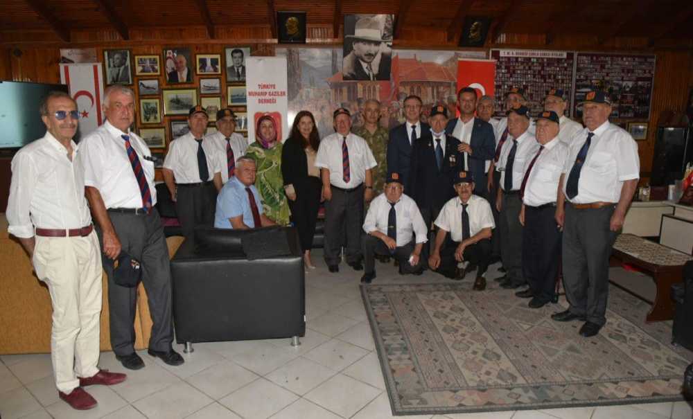 Kaymakam Sarılı Gaziler Derneği'ni Ziyaret Etti