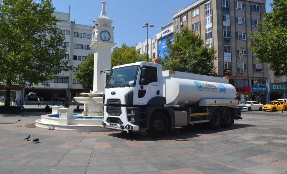 Büyükşehir Belediyesi Havuzun Temizliğine Önem Veriyor