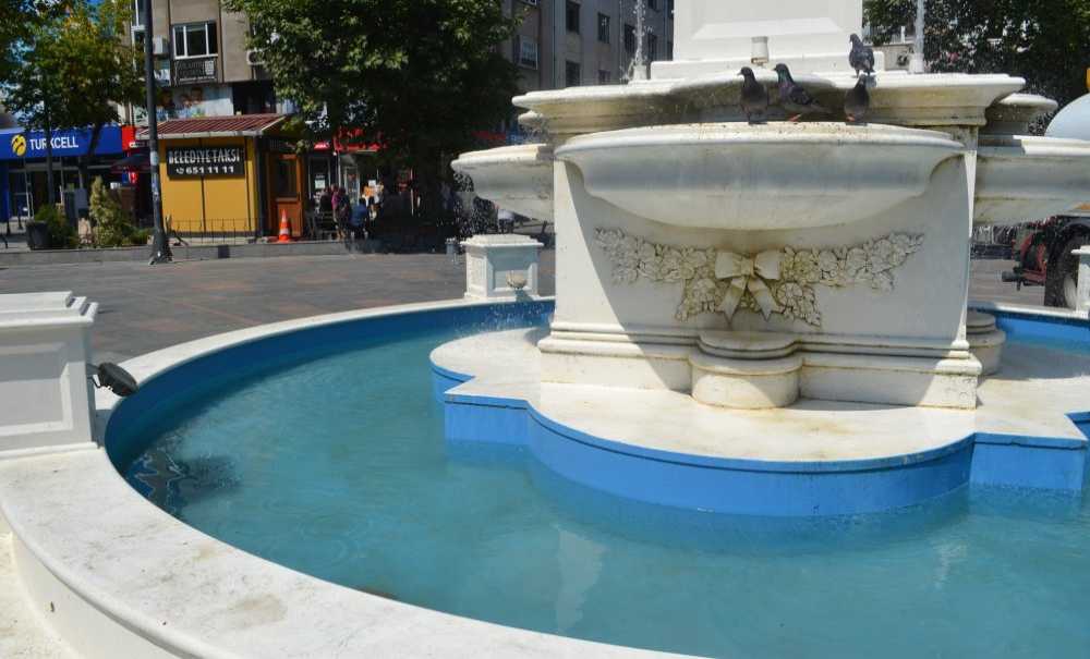 Büyükşehir Belediyesi Havuzun Temizliğine Önem Veriyor