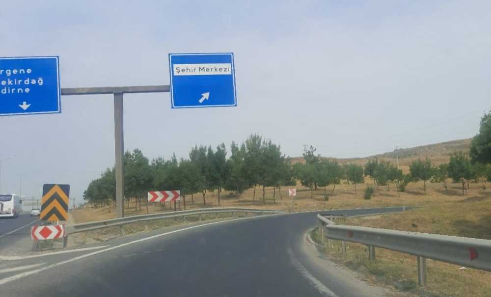 Kurşun İzi Olan Yön Tabelaları Değiştirilsin!