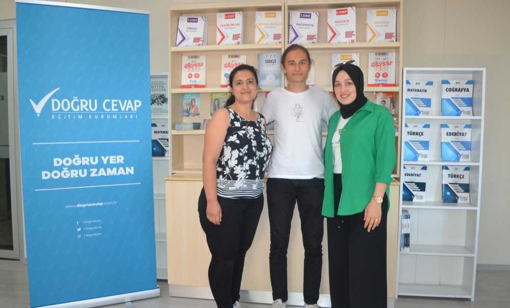 Emirhan Bilgiç Yks'de Türkiye 52'Incsi Oldu