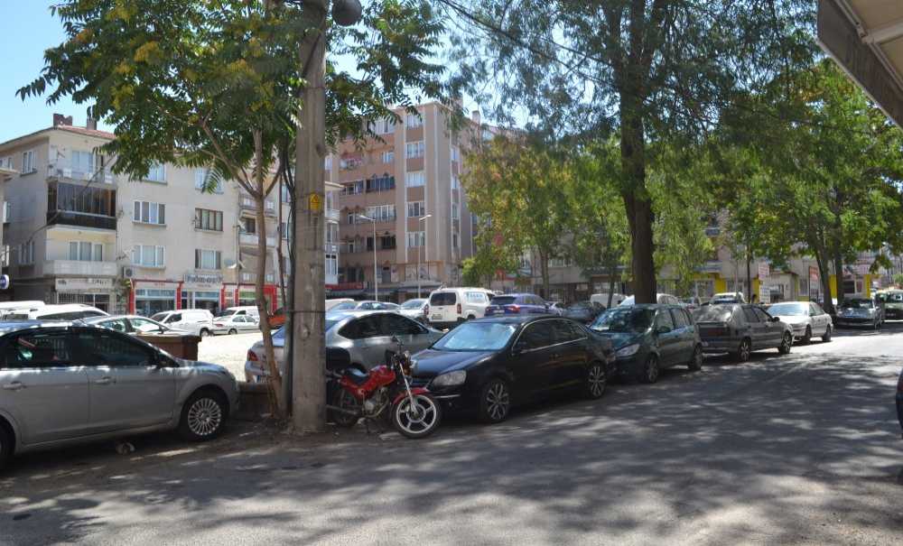 Anaokulu Olacaktı, 2 Yıldır Otopark Olarak Kullanılıyor