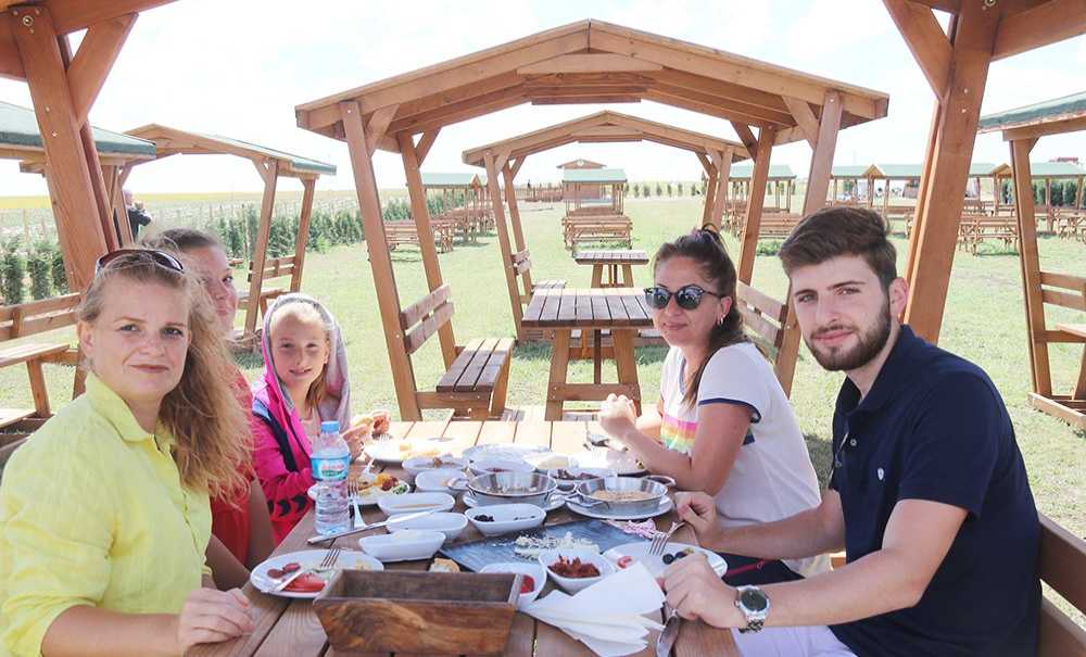 Çilek Kafe'de Kahvaltı Servisi Başladı