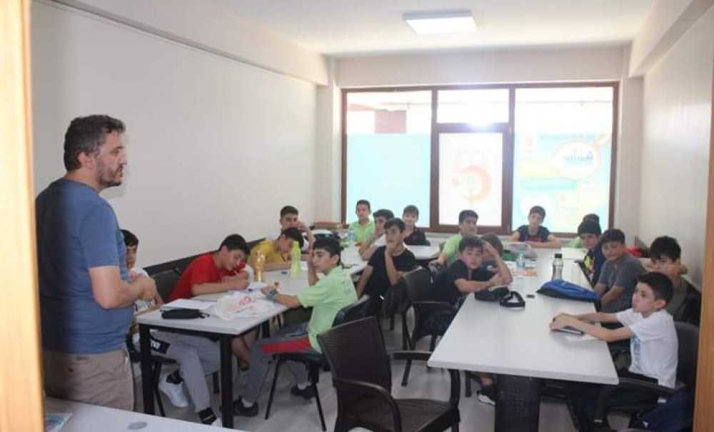 Yaz Okulundan Yüzlerce Öğrenci Faydalanıyor