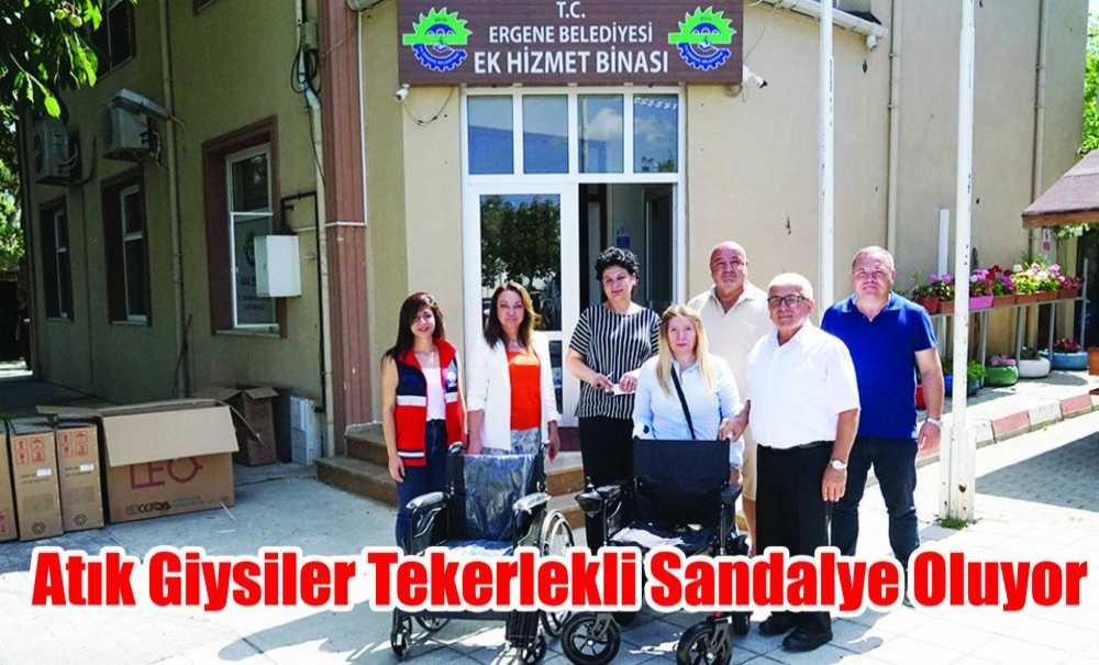 Atık Giysiler Tekerlekli Sandalye Oluyor