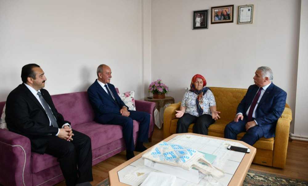 Vali Yıldırım Ve Başkan Hikmet Ata Vatandaşlarla Bir Araya Geldi