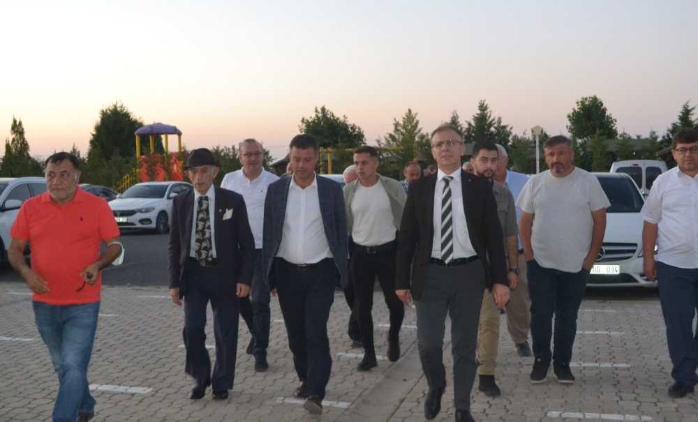 Kaymakam Sarılı Cem Evi'nde İftara Katıldı