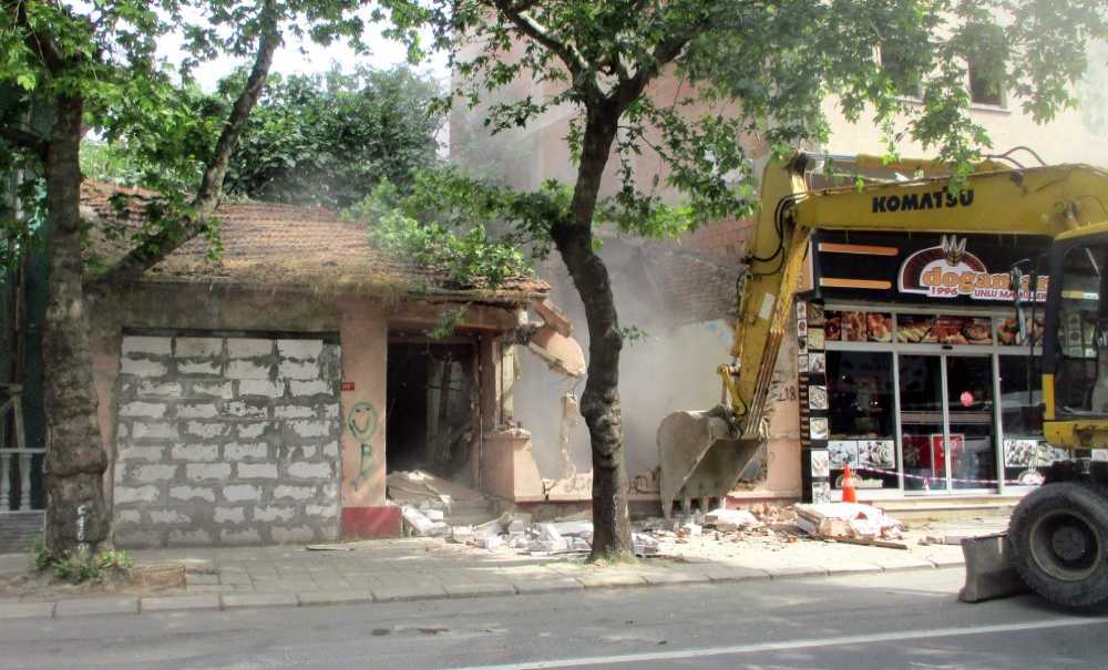 Çorlu Belediyesi Hafta Sonu 17 Metruk Bina Yıkacak