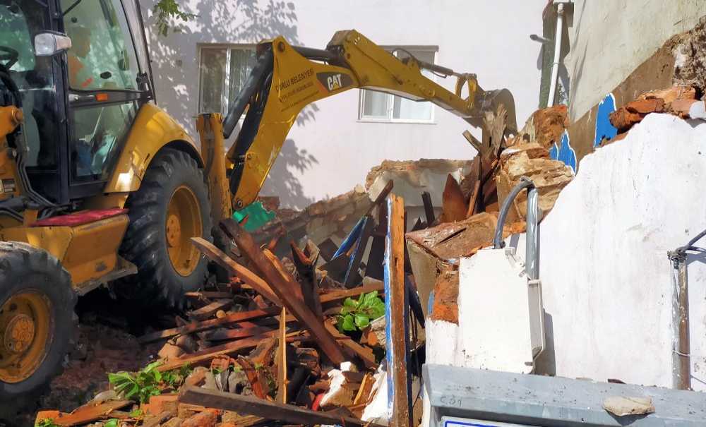 Çorlu Belediyesi Hafta Sonu 17 Metruk Bina Yıkacak
