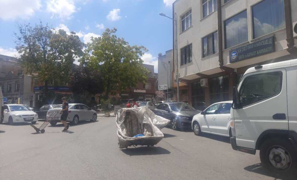 Küçük Yaşta Büyük Yükler Omuzluyorlar