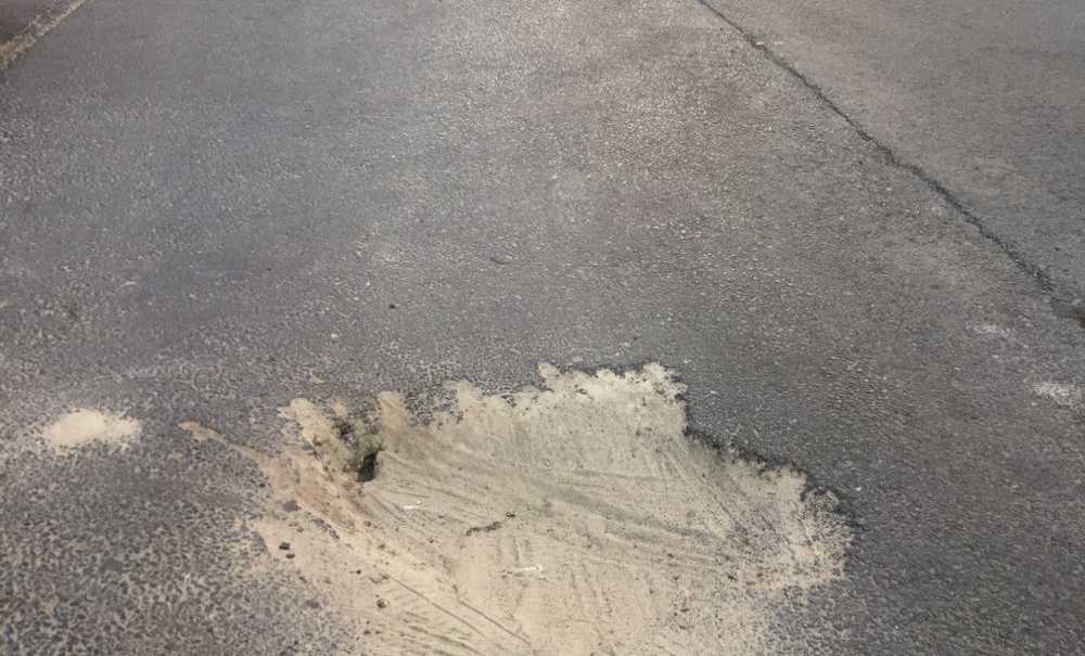 Yolun Ortasında Çukur Oluştu