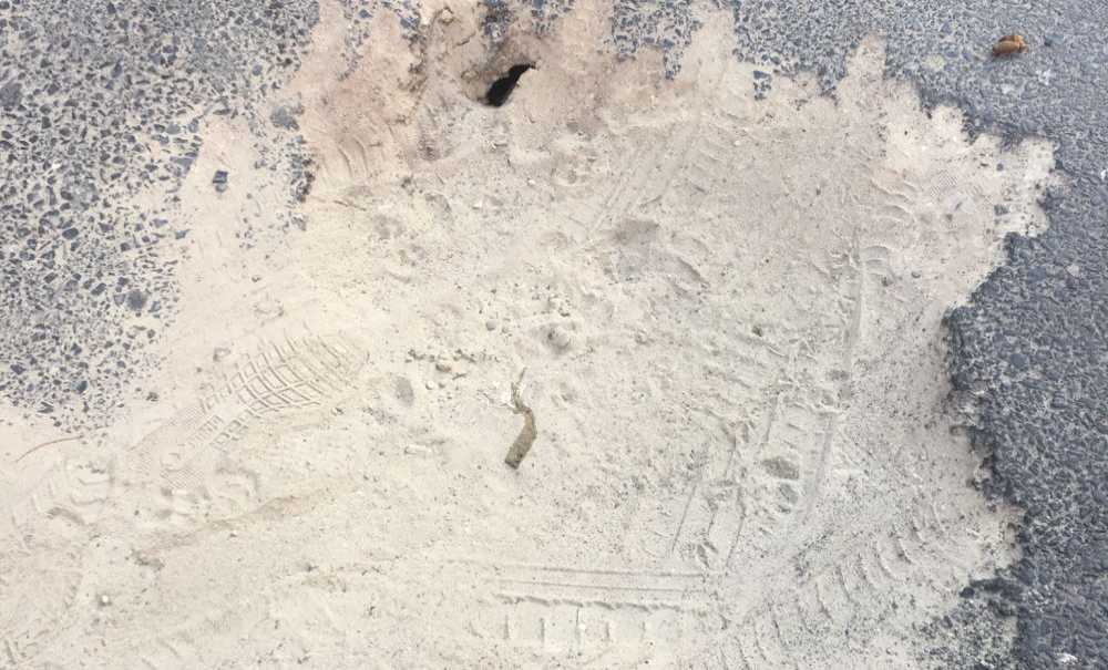 Yolun Ortasında Çukur Oluştu