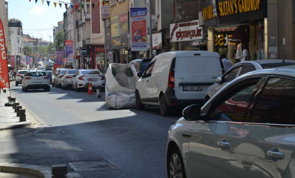 Ana Caddelere Çıkan Çekçekçiler Trafiği Engelliyor