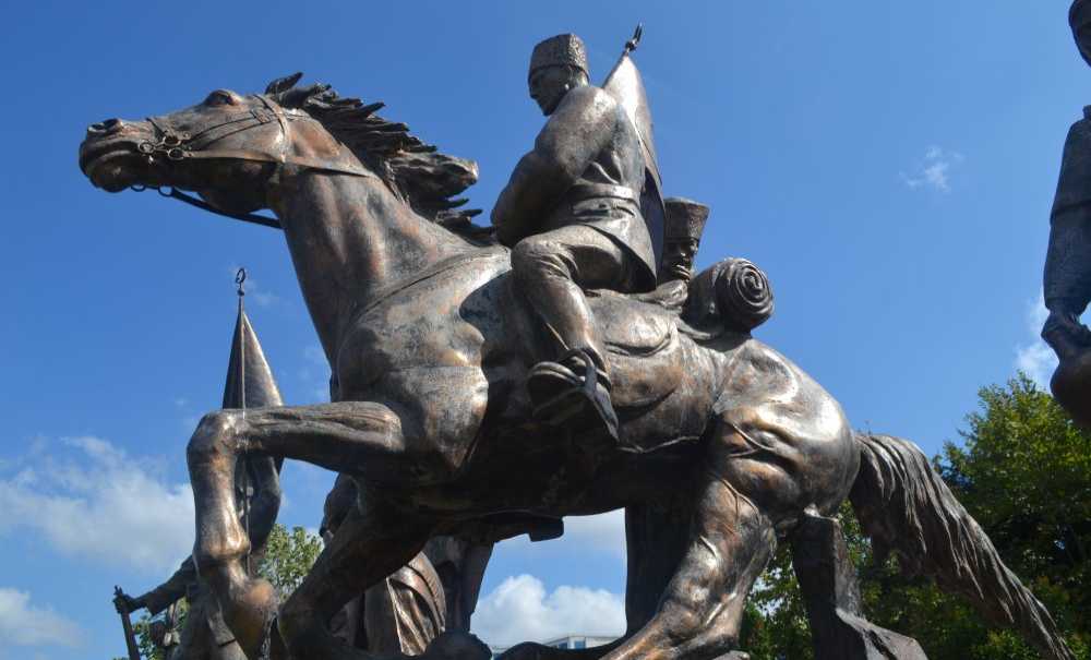 Balkan Anıtı Yine Bakımsız Kaldı!