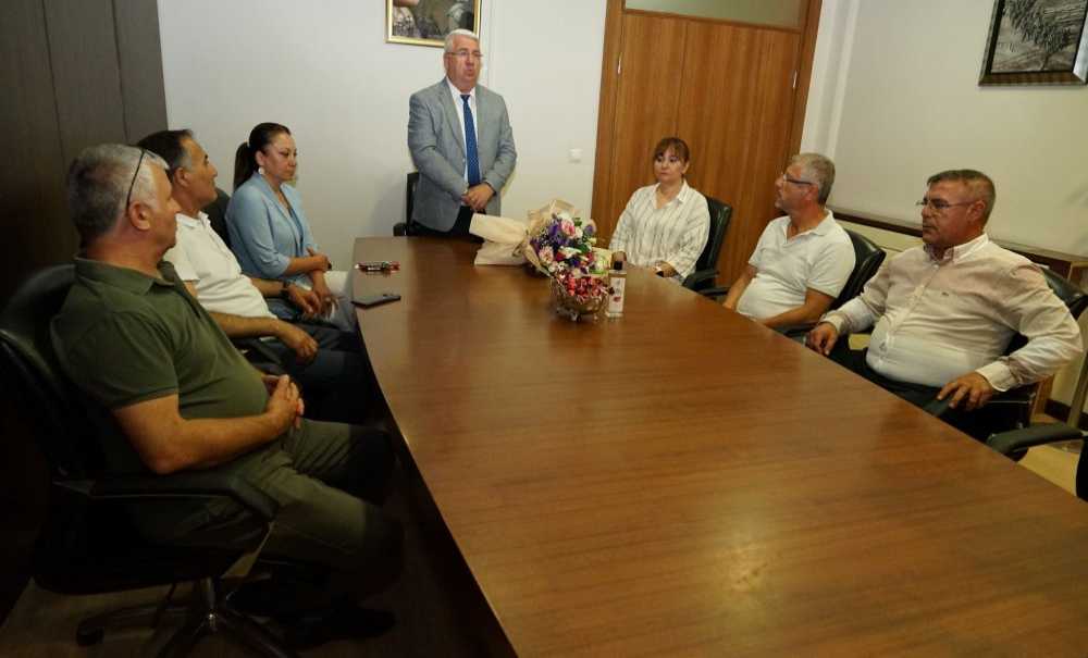 Başkan Yüksel Çiçeklerle Karşılandı