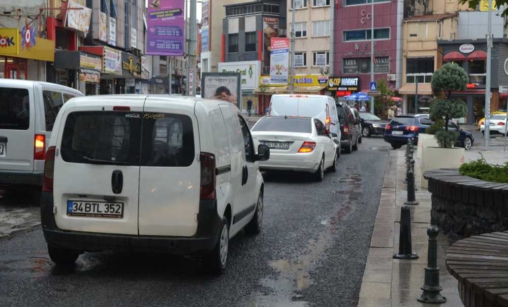 Akıncılar Caddesi'nde Çile Devam Ediyor